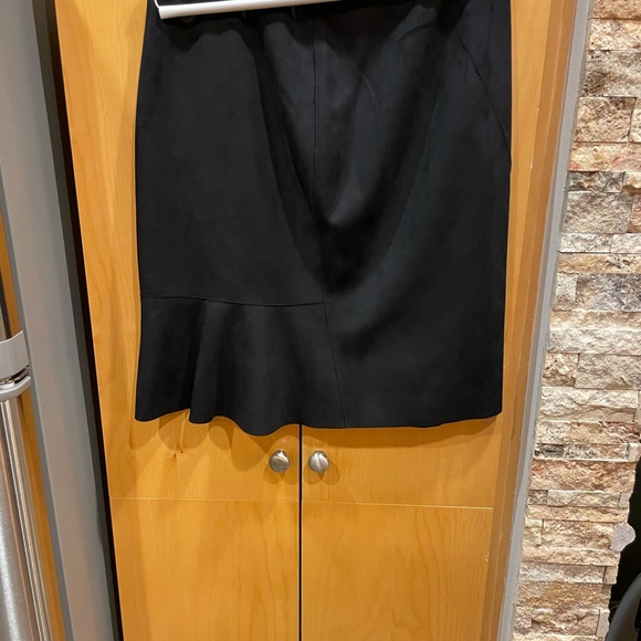 NEW! Faux suede skirt - Picture 7 of 8